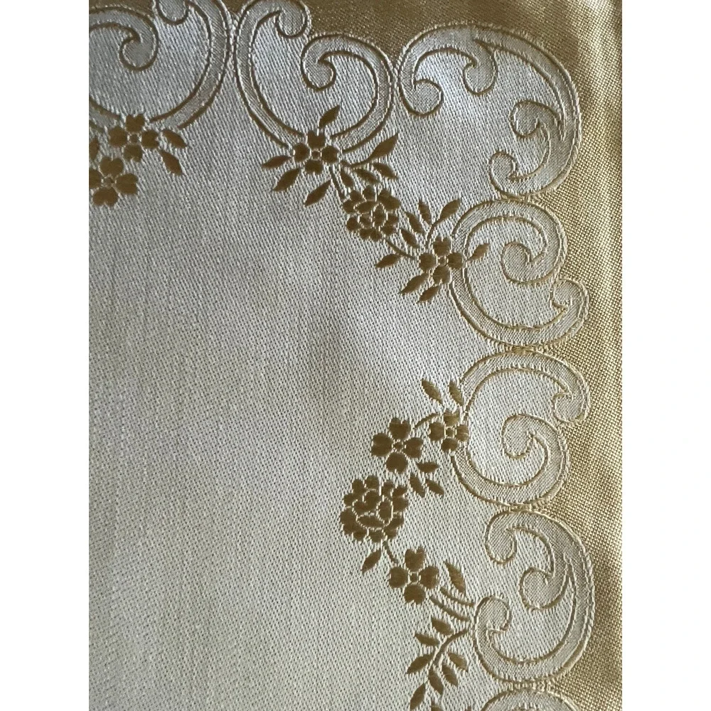 Set of 4 Vintage CREAM & GOLD FLORAL DAMASK NAPKINS 16.5